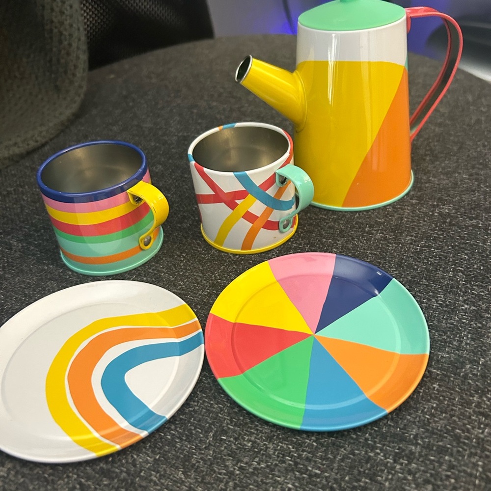 Lovevery Colorful Geometric picnic set